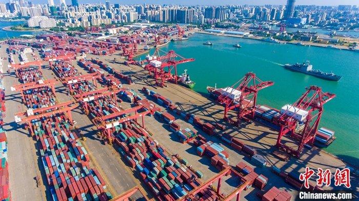 資料圖：航拍海口秀英港集裝箱碼頭。<a target='_blank' href='http://www.chinanews.com/'>中新社</a>記者 駱云飛 攝